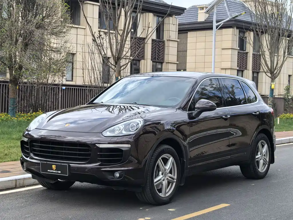 Porsche Cayenne 2016 — фото 30