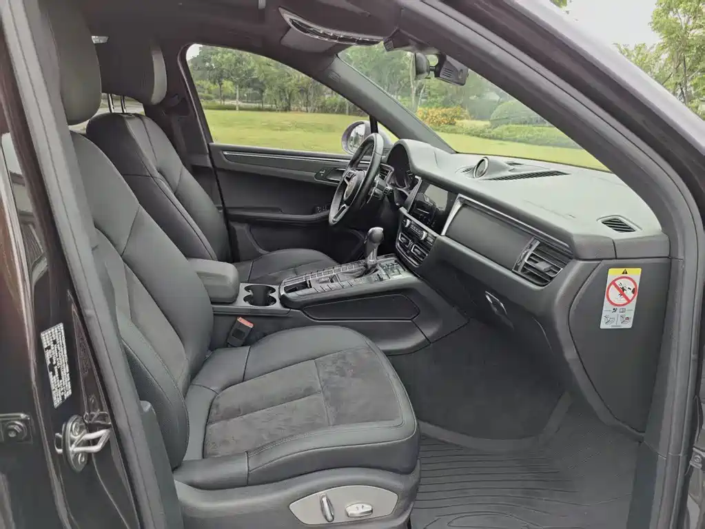Porsche Macan 2020 — фото 13