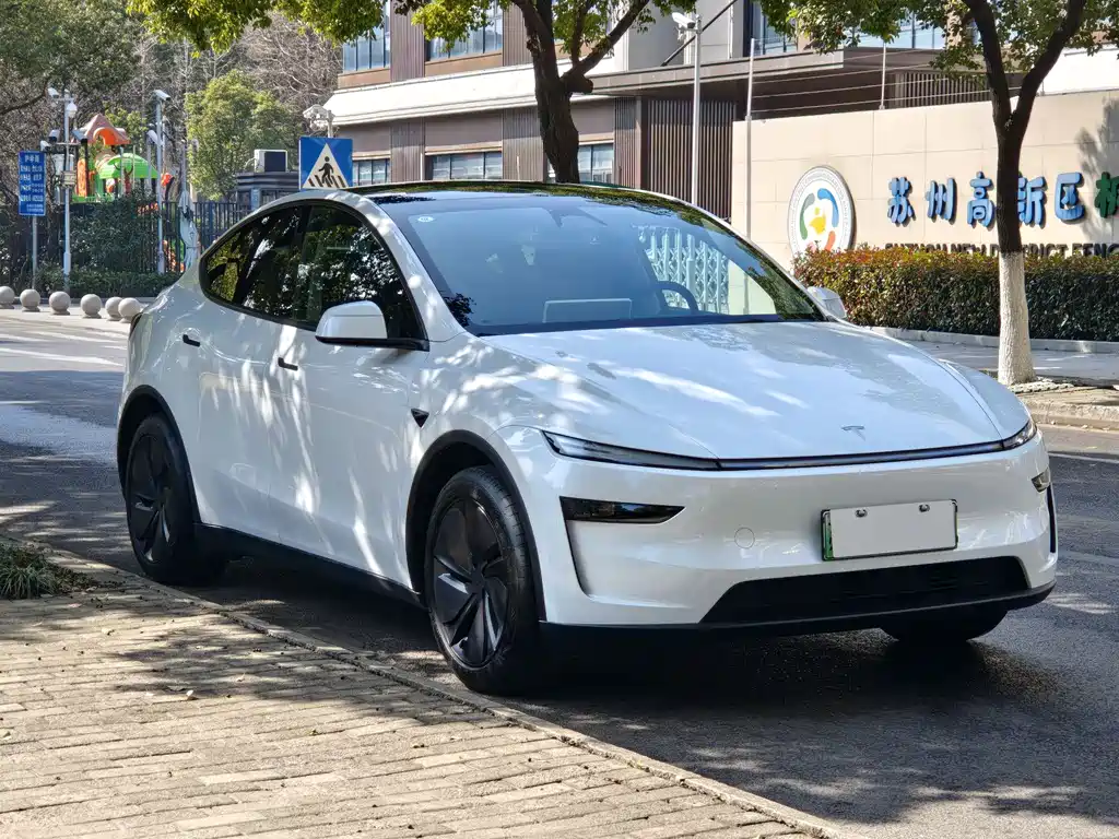 Tesla Model Y 2026 — фото 3