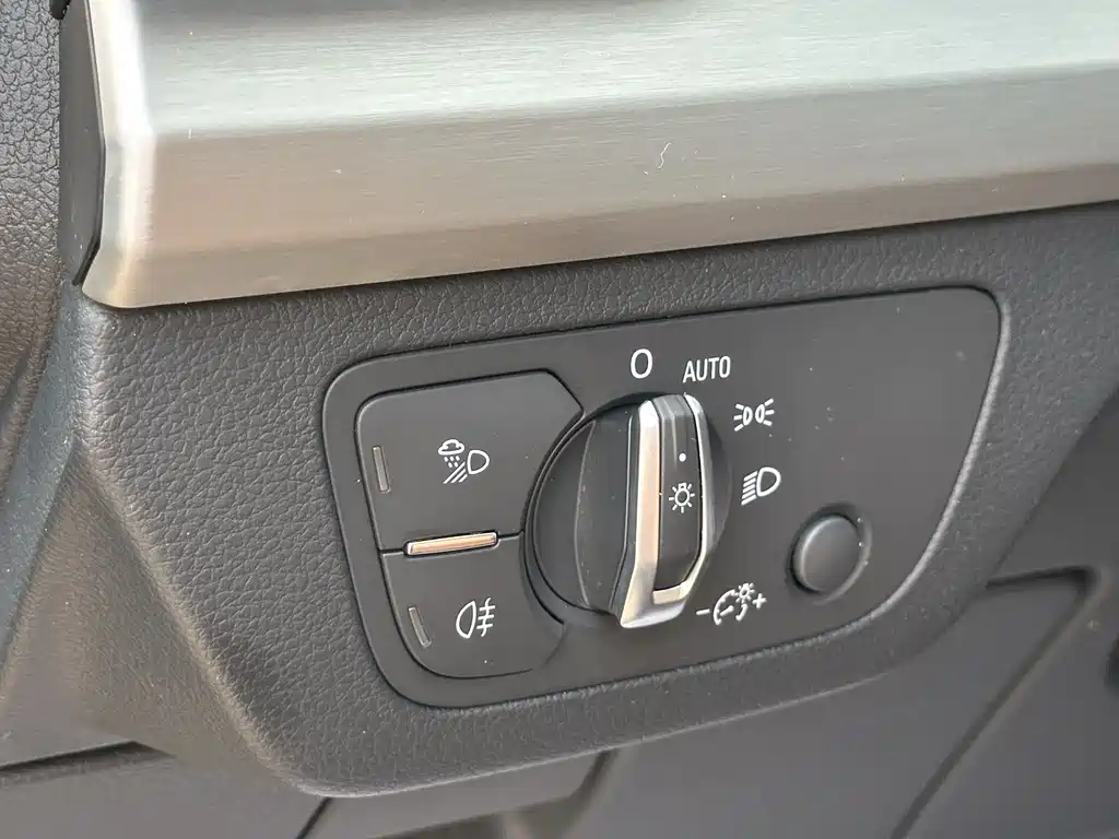 Audi Q5L 2020 — фото 19