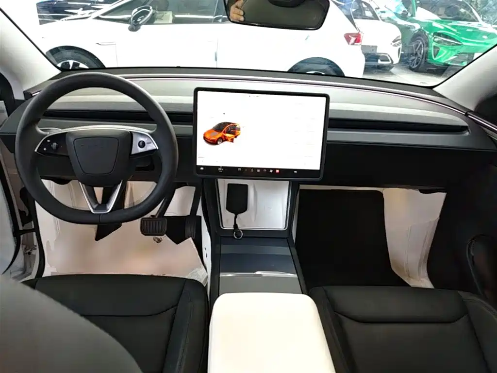Tesla Model Y 2025 — фото 10