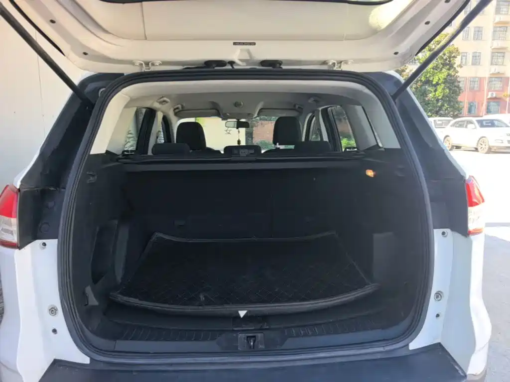 Ford Kuga 2015 — фото 19