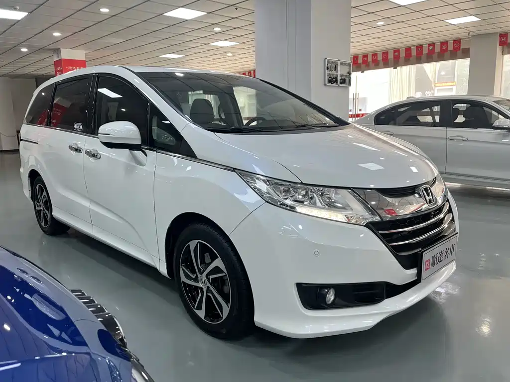 Honda Odyssey 2017 — фото 3