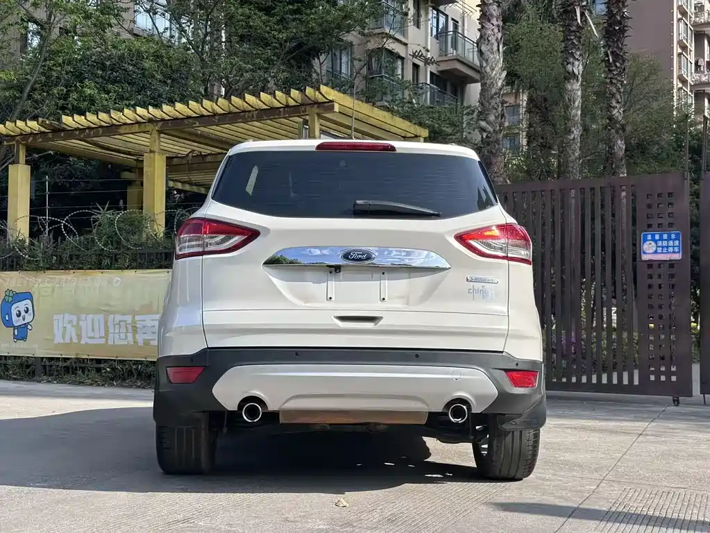 Ford Kuga 2015 — фото 16