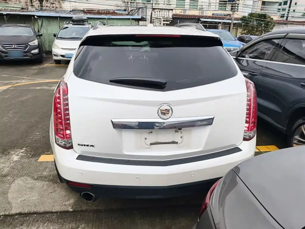 Cadillac SRX 2015 — фото 6
