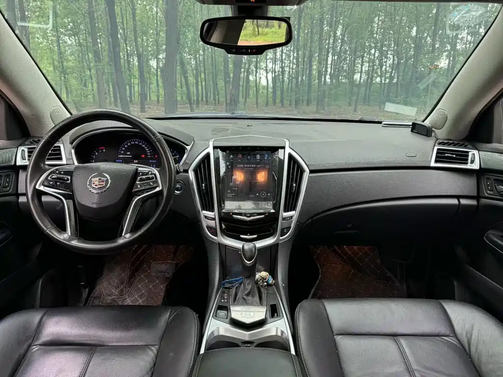 Cadillac SRX 2015 — фото 8