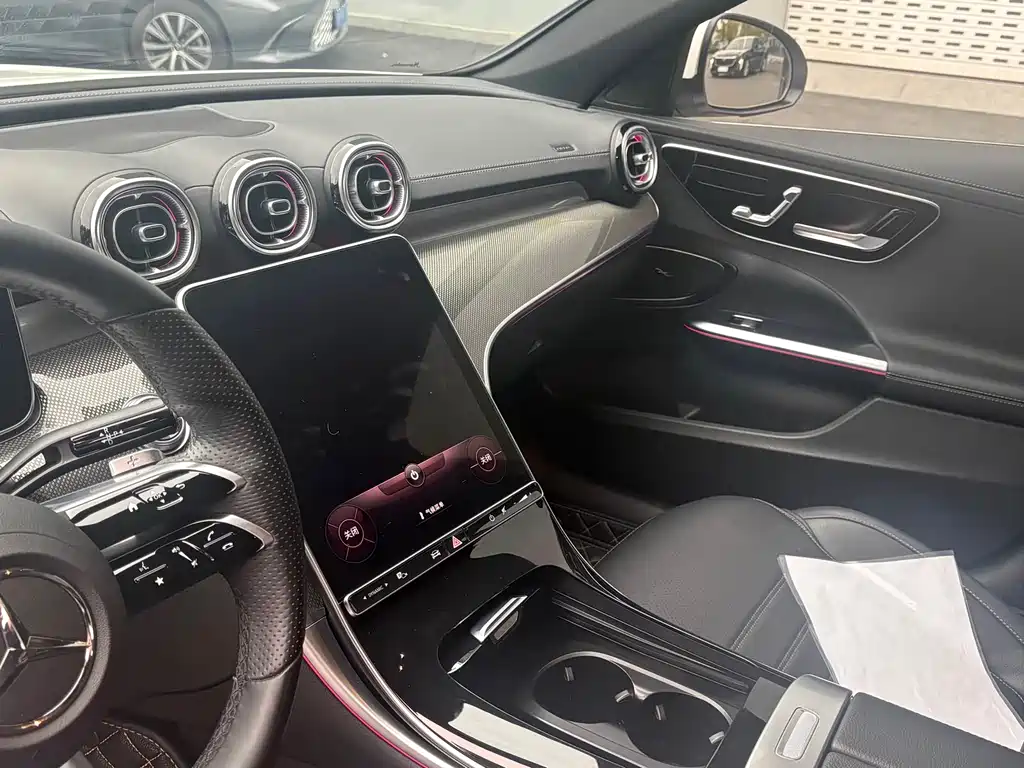 Mercedes-Benz C-Class 2023 — фото 8