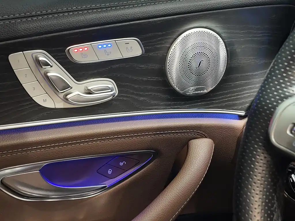 Mercedes-Benz E-Class 2019 — фото 18