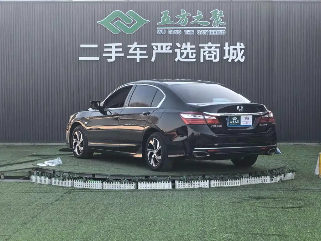Honda Accord 2018 — фото 22