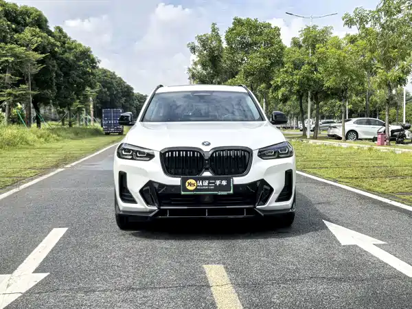 BMW iX3 2024