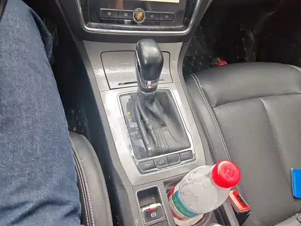 Roewe RX5 2017
