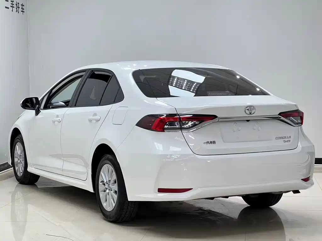 Toyota Corolla 2022 — фото 4