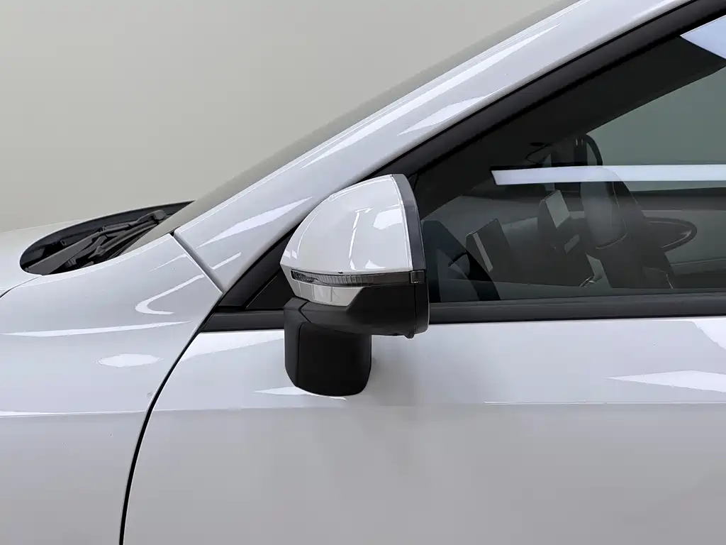BYD Seal 05 DM-i 2025 — фото 10