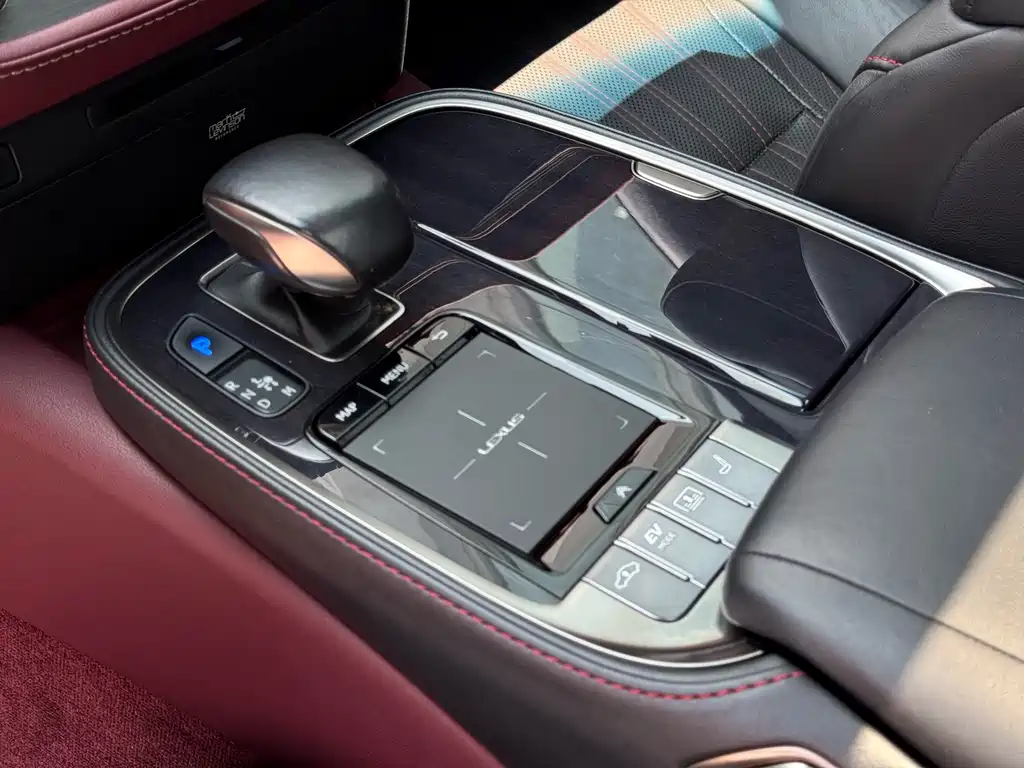 Lexus LS 2019 — фото 12