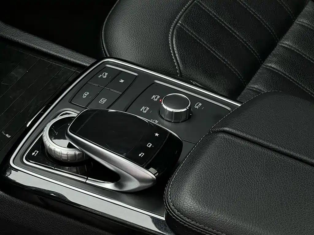 Mercedes-Benz GLS 2016 — фото 11