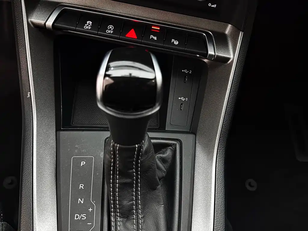 Audi Q3 2023 — фото 10