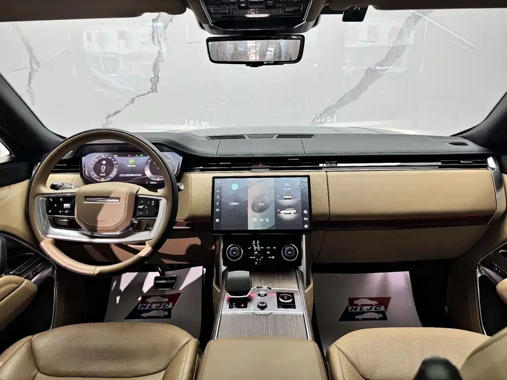 Land Rover Range Rover 2023 — фото 11
