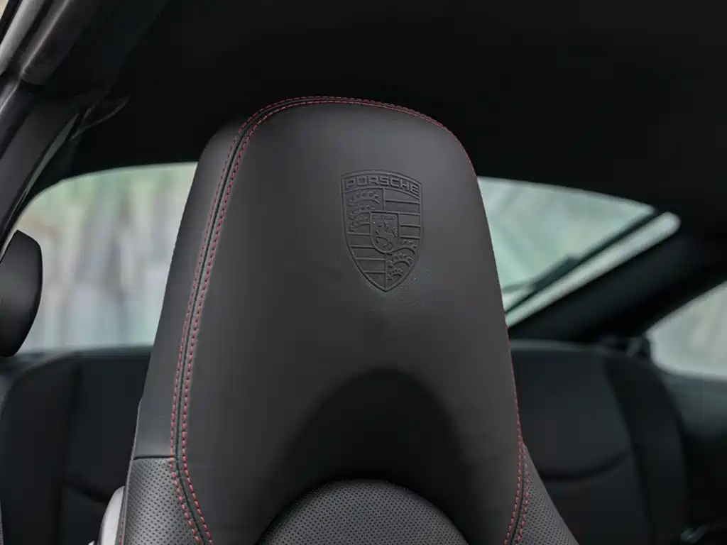 Porsche 911 2010 — фото 20