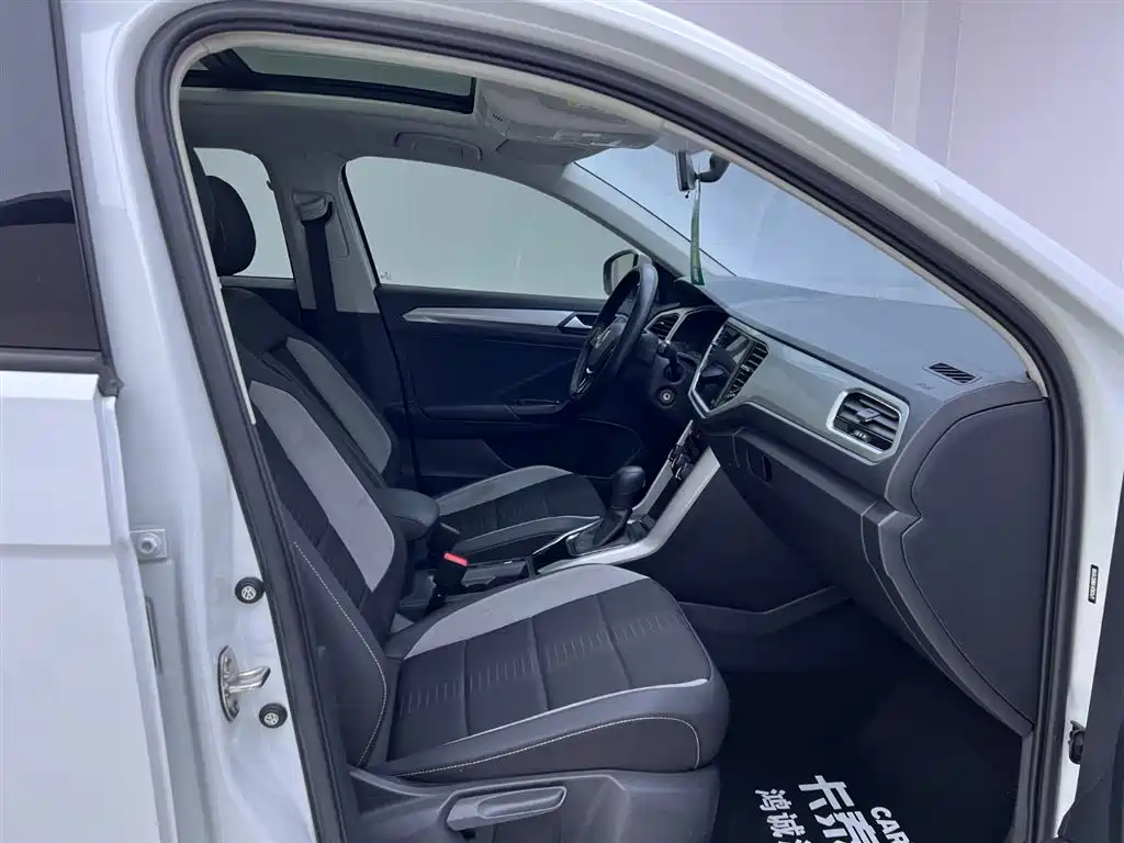 Volkswagen T-Roc 2022 — фото 14