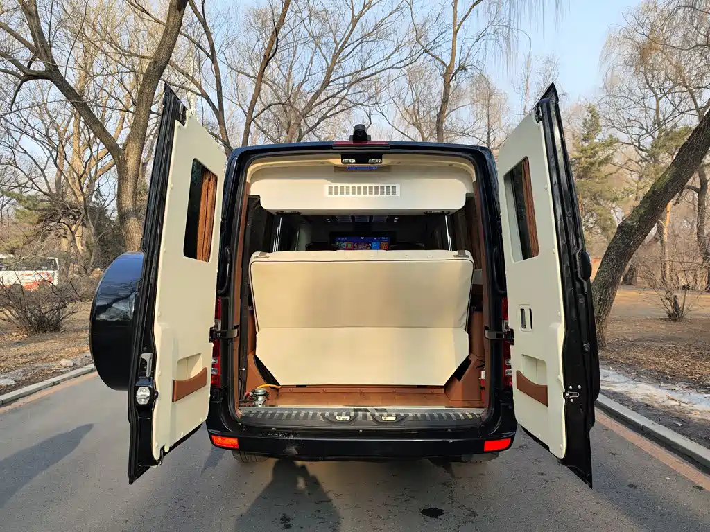 Mercedes-Benz Sprinter 2015 — фото 33