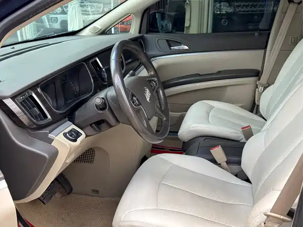 Buick GL8 2013