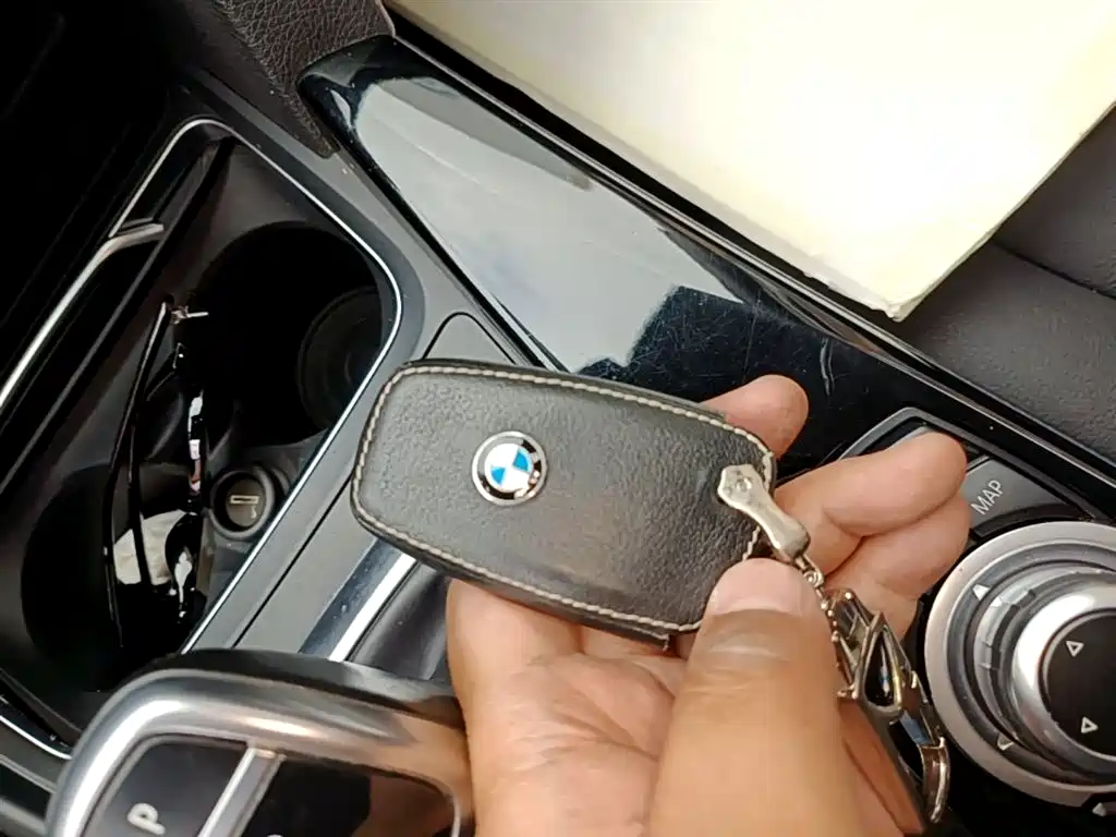 BMW 3 Series 2017 — фото 9