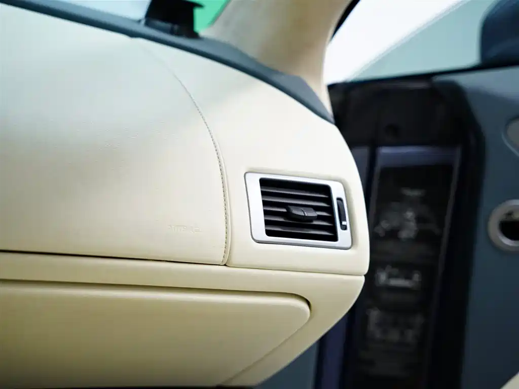 Aston Martin Rapide 2011 — фото 58