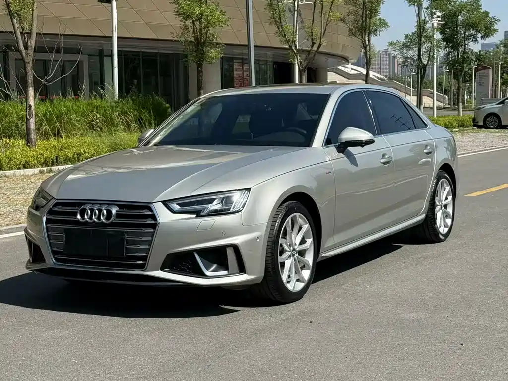 Audi A4L 2019
