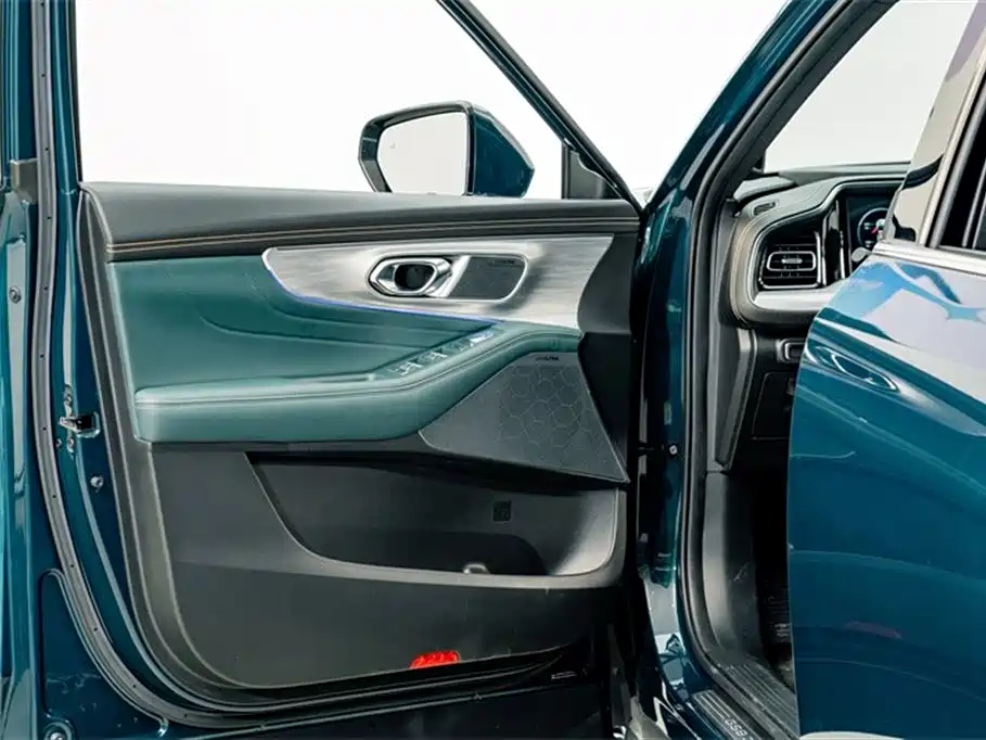 GAC Motor Trumpchi GS8 2022 — фото 17