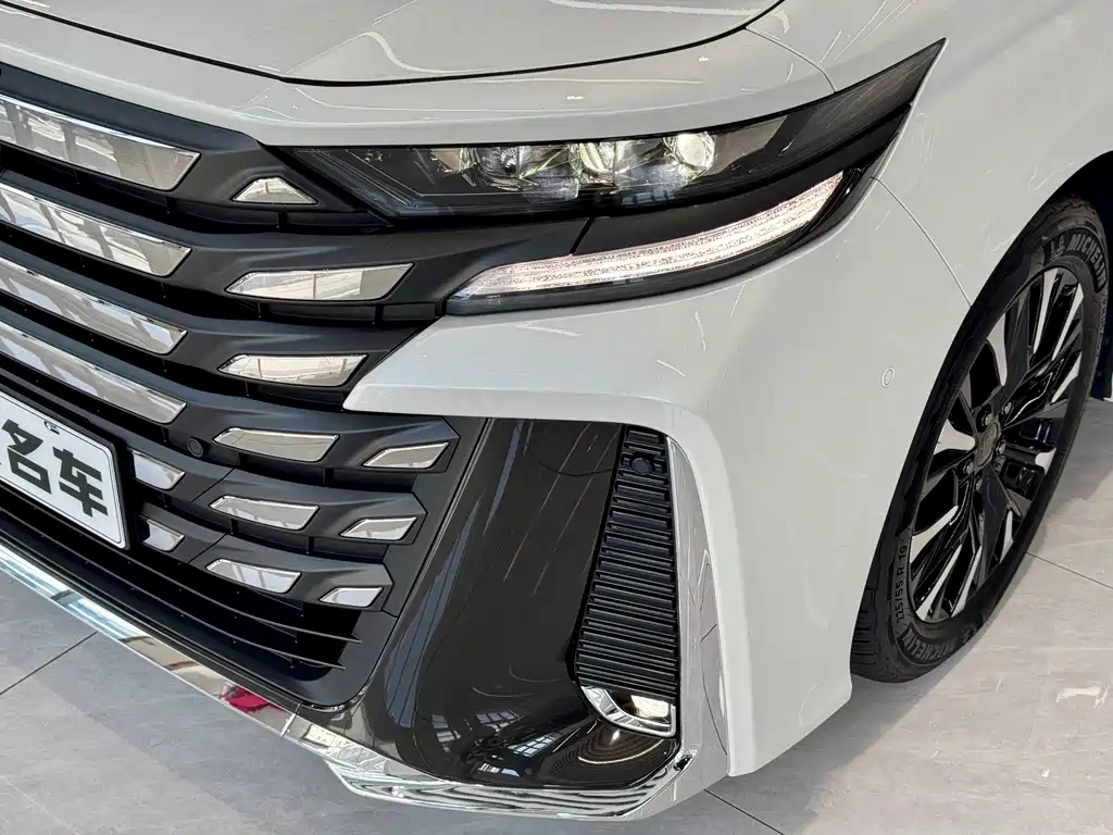 Toyota Vellfire 2025 — фото 11