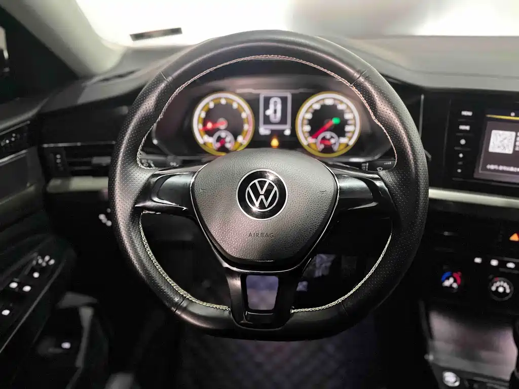Volkswagen Passat 2023 — фото 13