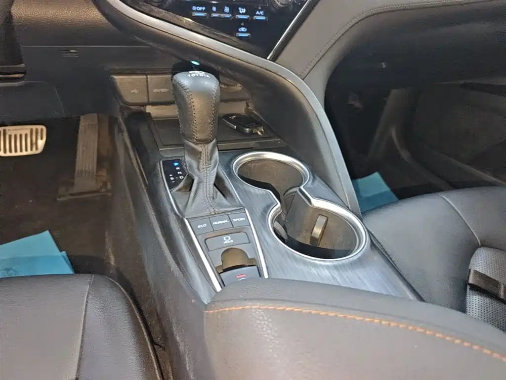 Toyota Camry 2021 — фото 14