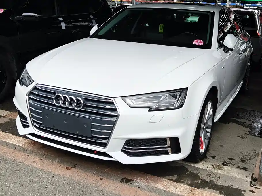 Audi A4L 2019 — фото 1