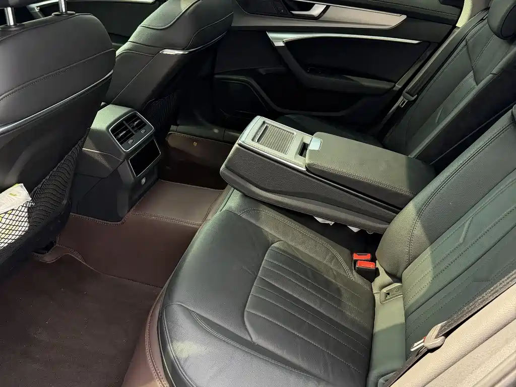 Audi A6L 2021
