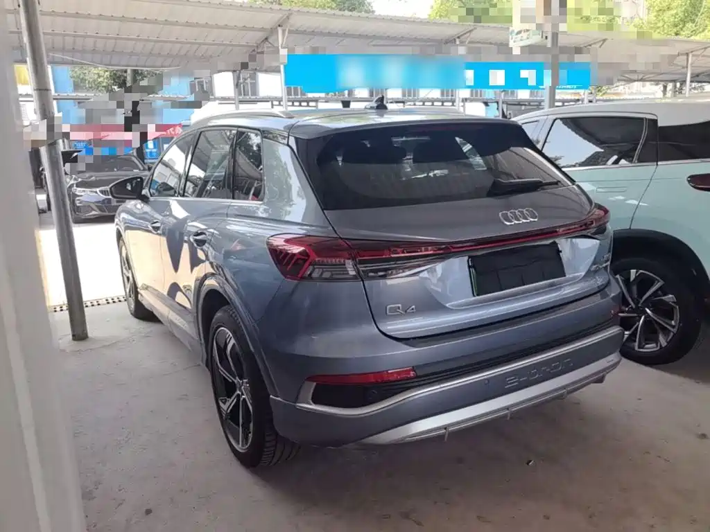Audi Q4 e-tron 2024