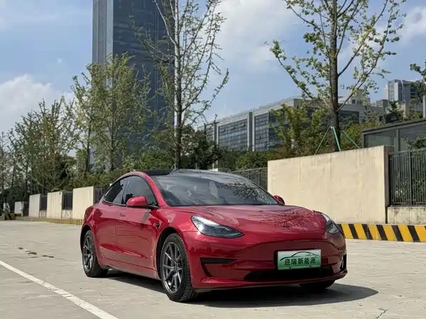 Tesla Model 3 2023