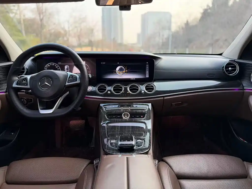 Mercedes-Benz E-Class 2017 — фото 12