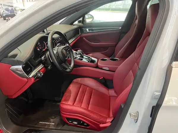 Porsche Panamera 2023