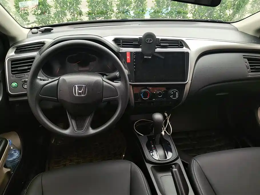 Honda City 2016 — фото 12