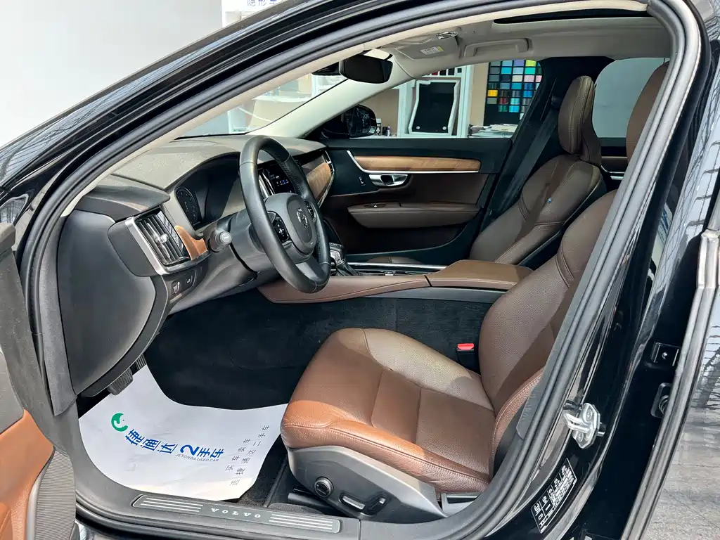 Volvo S90 2019 — фото 16