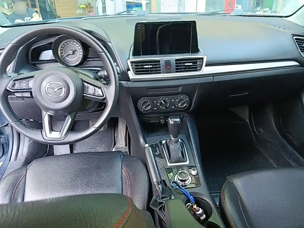 Mazda 3 Axela 2016 — фото 10