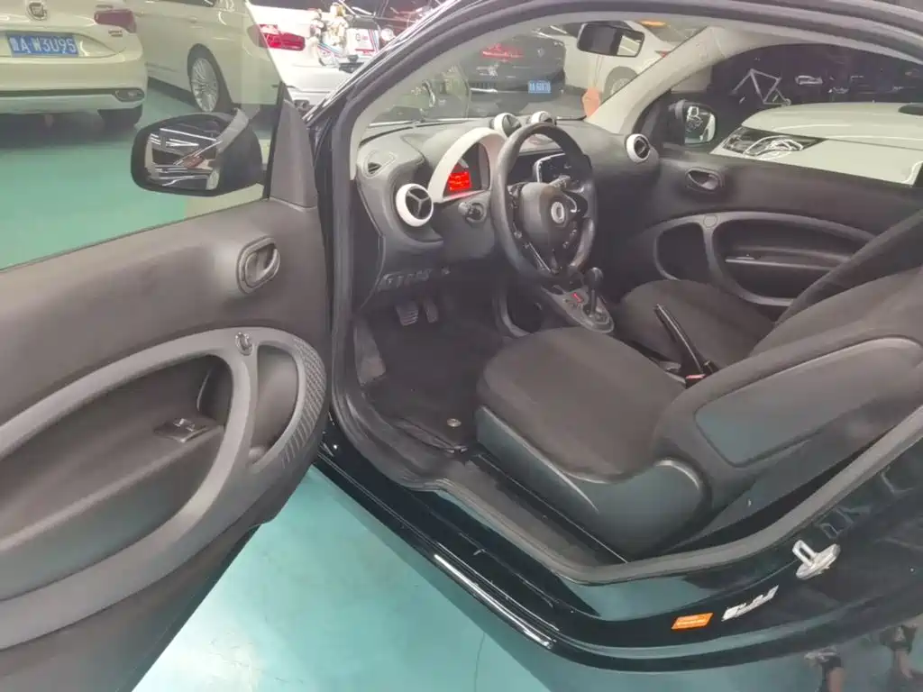 smart fortwo 2017 — фото 16