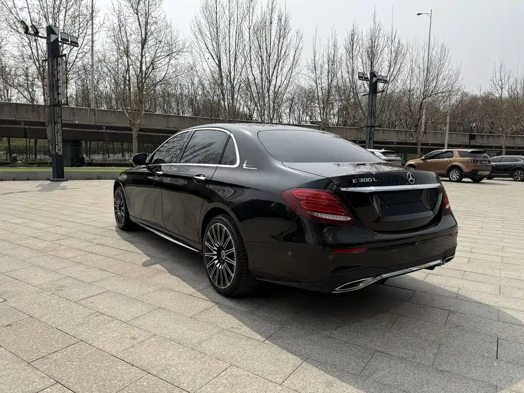 Mercedes-Benz E-Class 2019 — фото 13