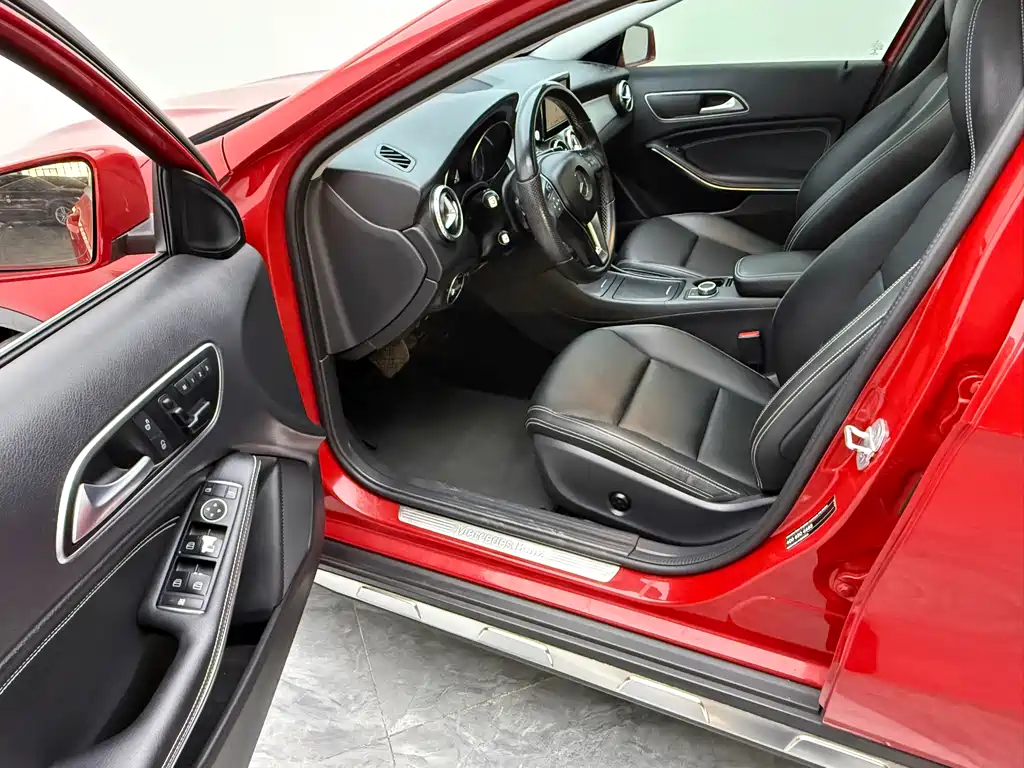 Mercedes-Benz GLA 2015 — фото 16