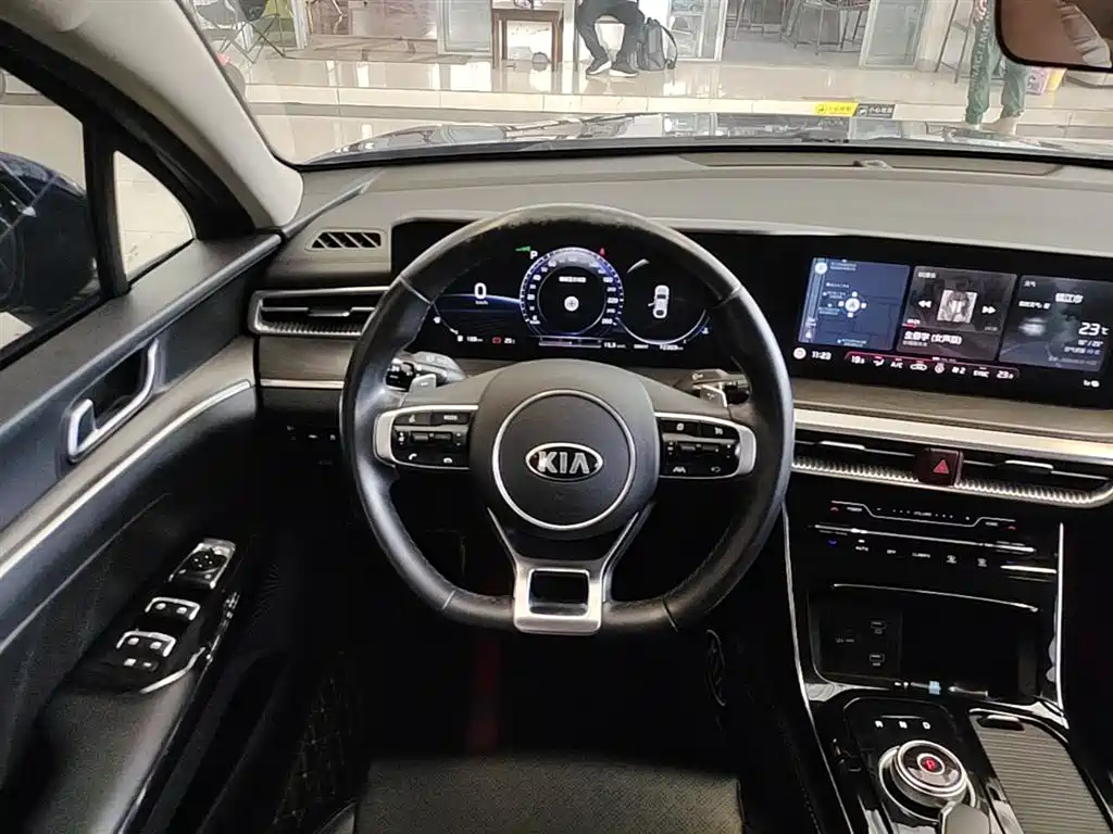 Kia K5 2021 — фото 11