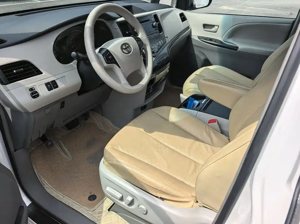 Toyota Sienna 2013