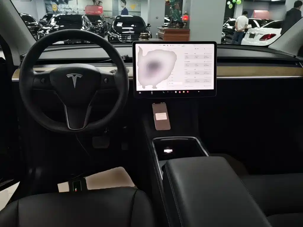 Tesla Model Y 2021 — фото 10