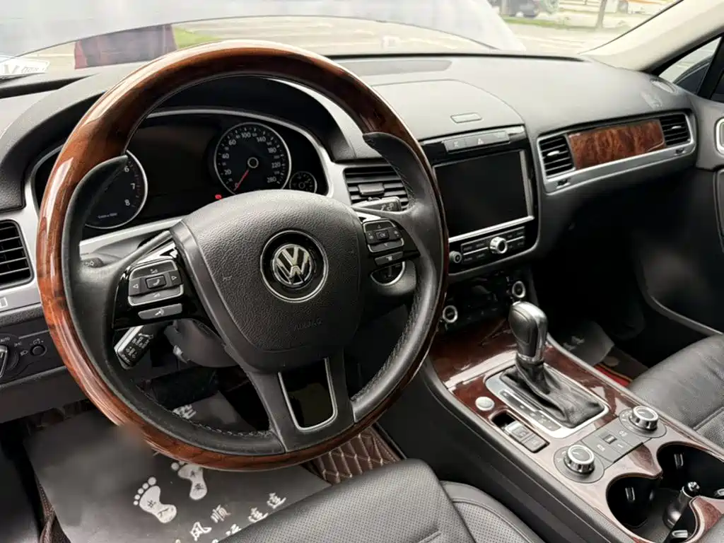 Volkswagen Touareg 2015 — фото 17
