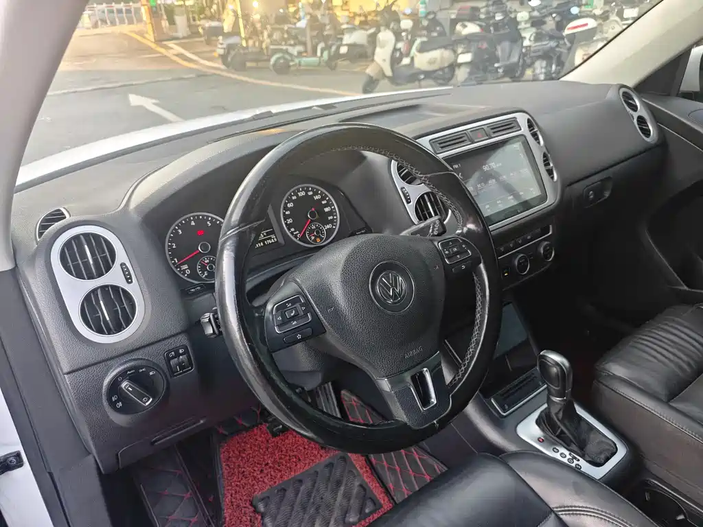Volkswagen Tiguan 2015 — фото 7