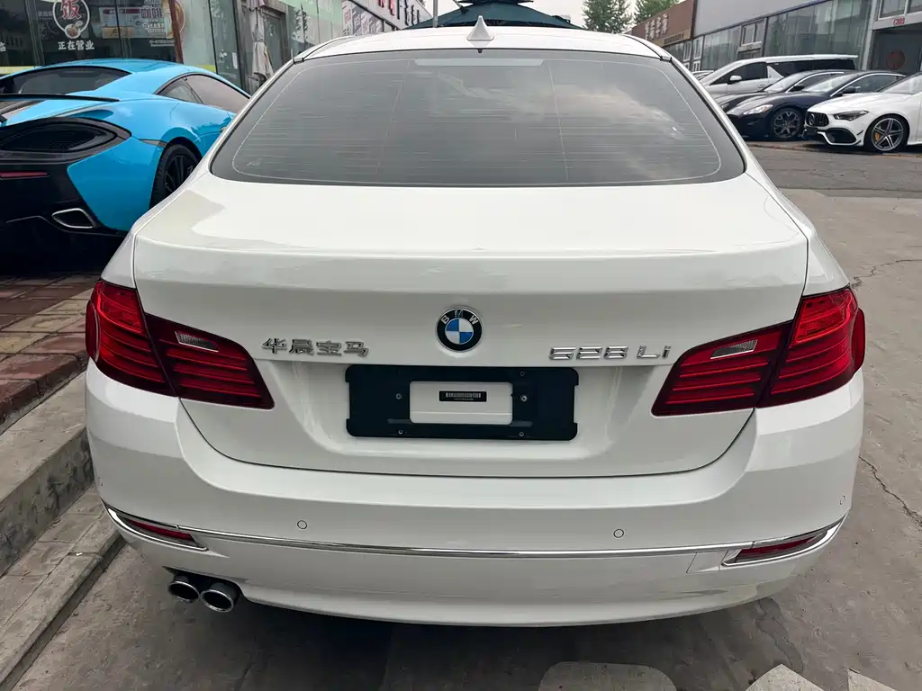BMW 5 Series 2015 — фото 3